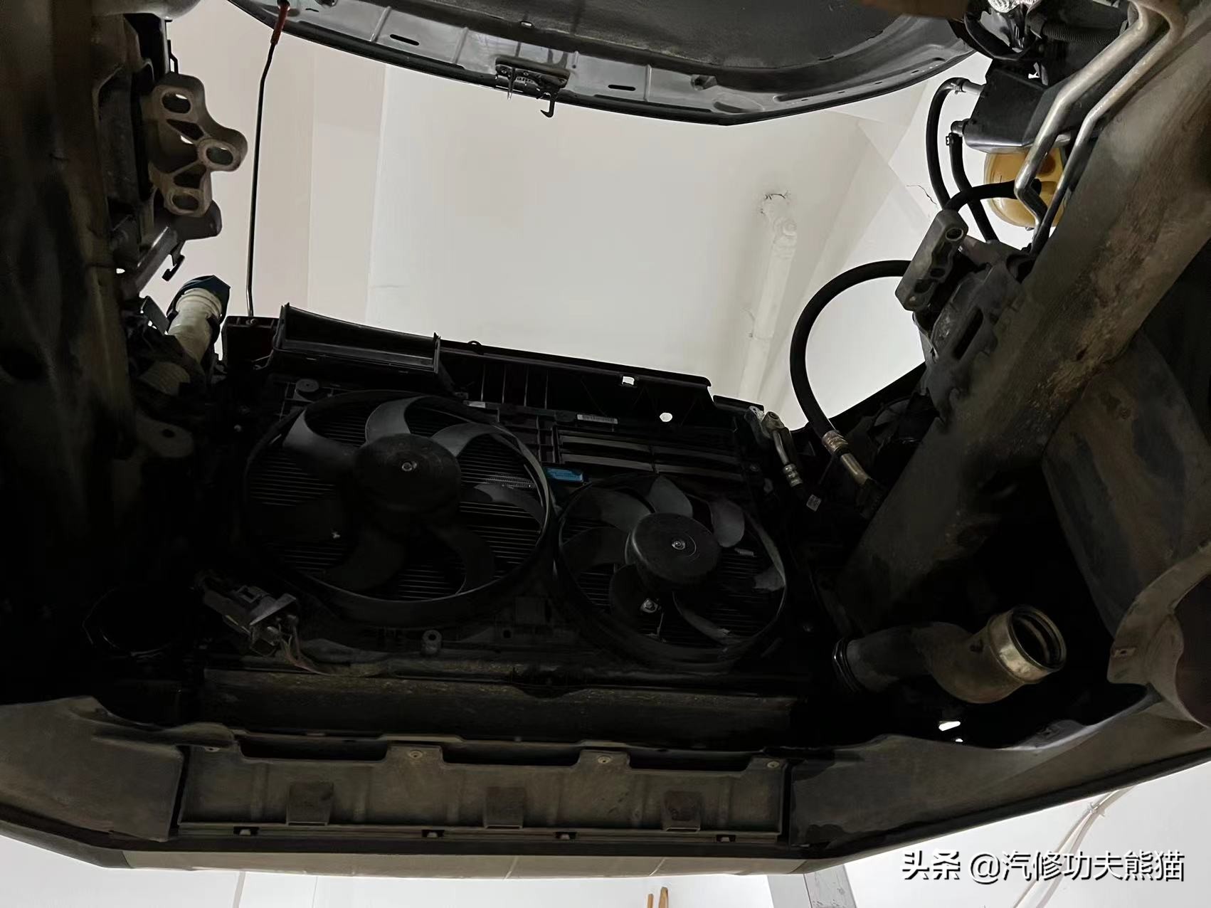 严谨的德国工人钣金修复,严谨的德国师傅修复事故车