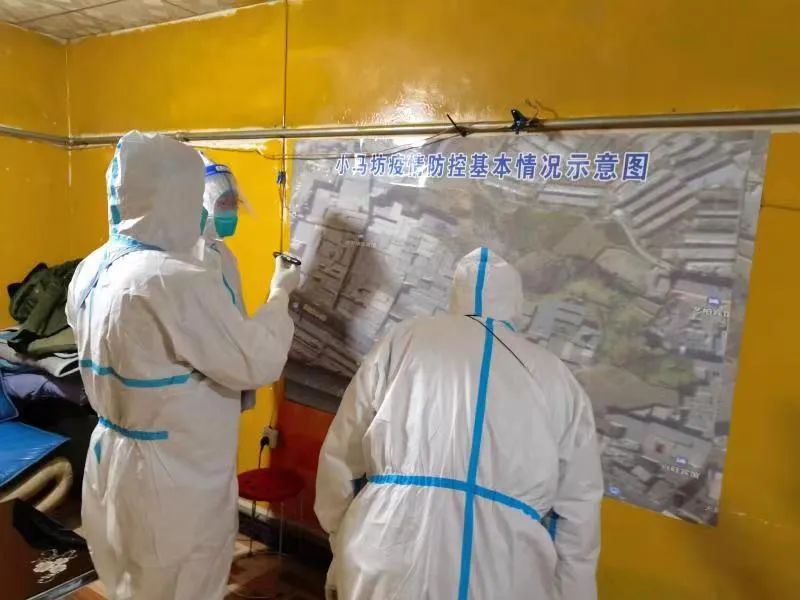 危难时刻显大爱众志成城控疫情,危难时刻显担当战疫一线践初心