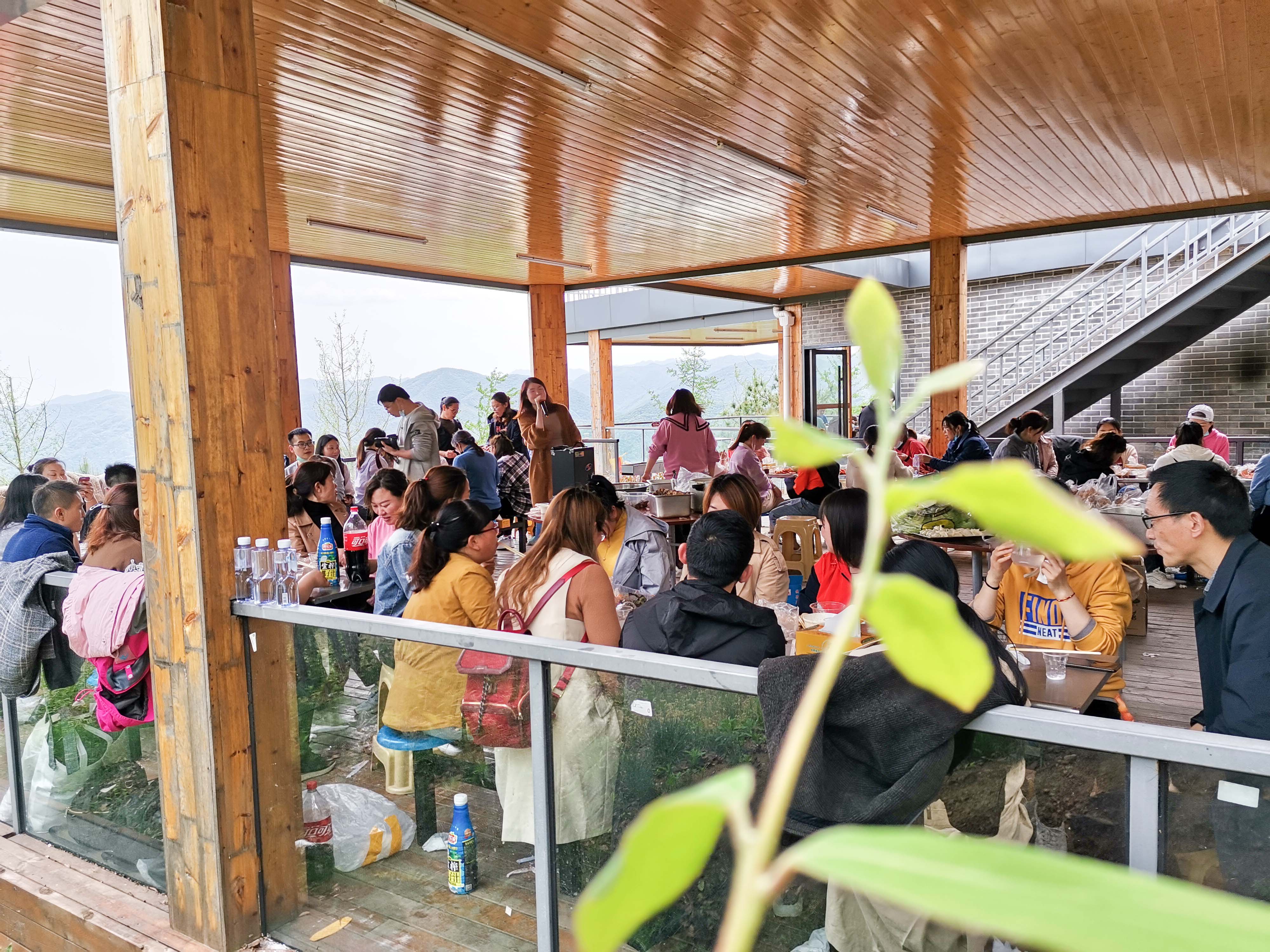 南漳天池山山顶云端木屋露营,南漳天池山烧烤露营