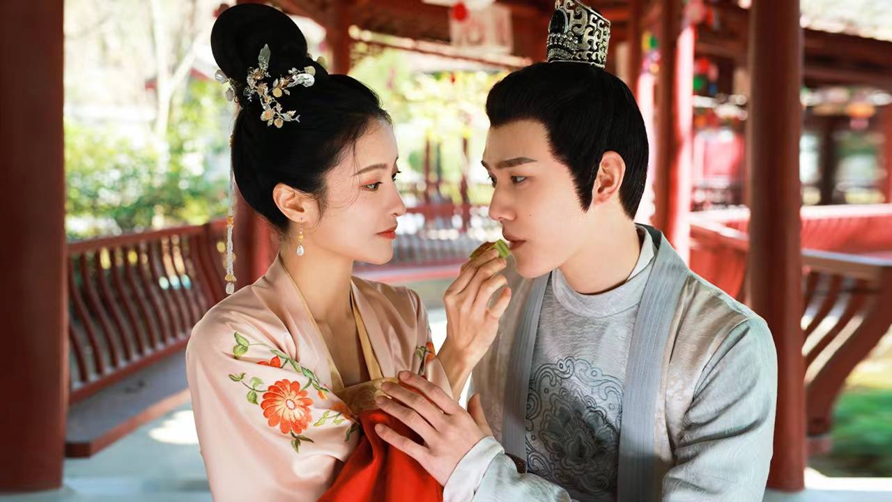 赖雨濛《洛阳四千金》顾客夫妇感情再起涟漪又甜又虐