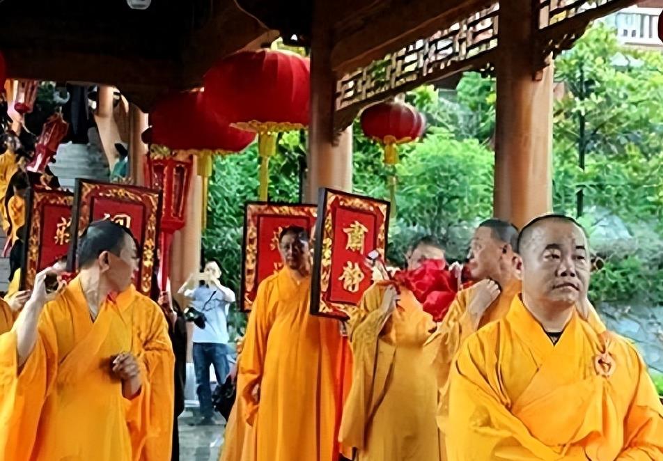 30名研究生放弃百万年薪,30个研究生放弃百万年薪去当和尚