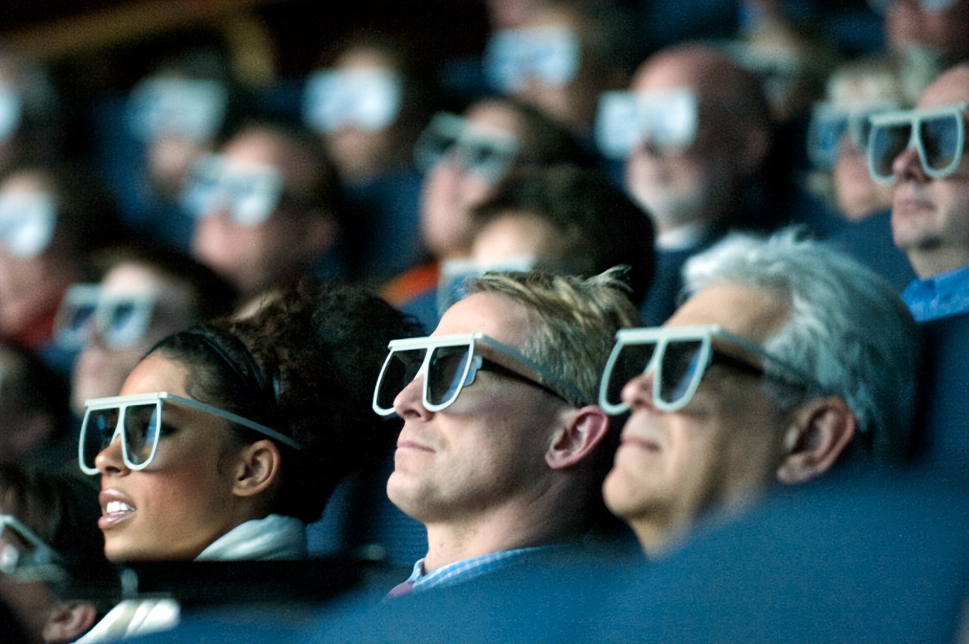 近视眼怎样看3d电影最合适,近视没有夹片3d眼镜怎么看电影