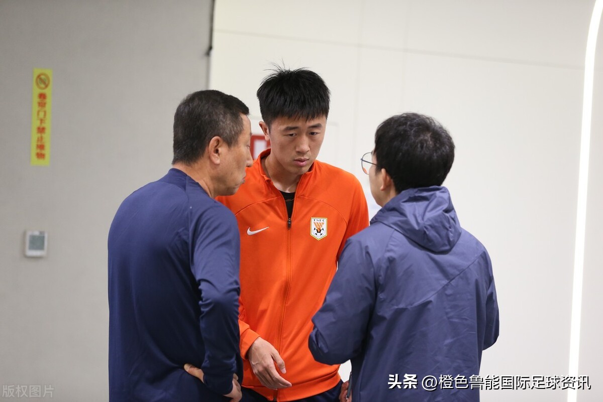 泰山队的左边后卫确实有问题，但刘洋或吉翔在左边后卫首发是对的