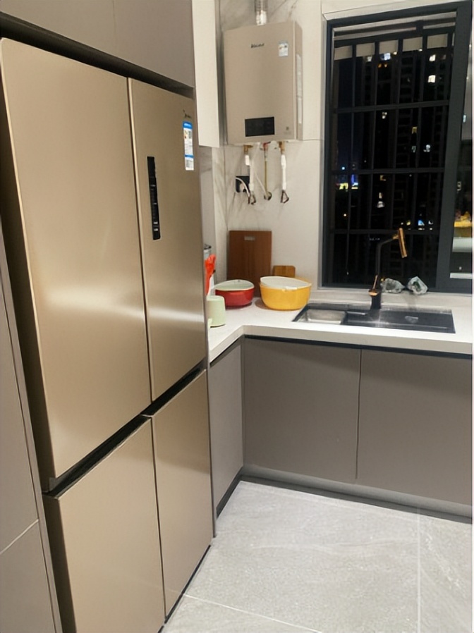 美的冰箱十字门450升冰箱怎么样,美的冰箱和西门子冰箱哪个更好些