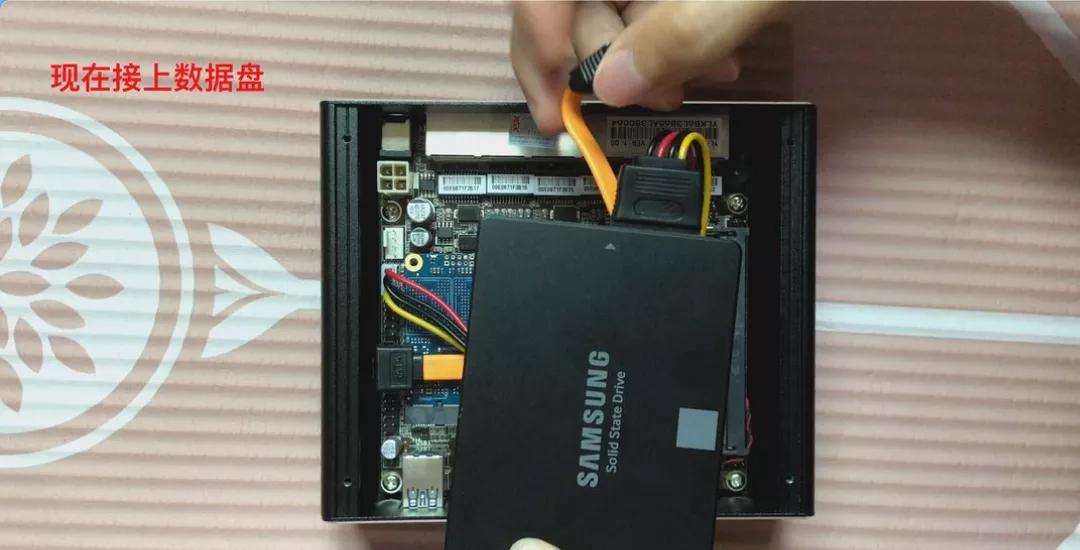 万由UNAS安装体验，国产NAS系统，官方QC支持，媲美群晖NAS