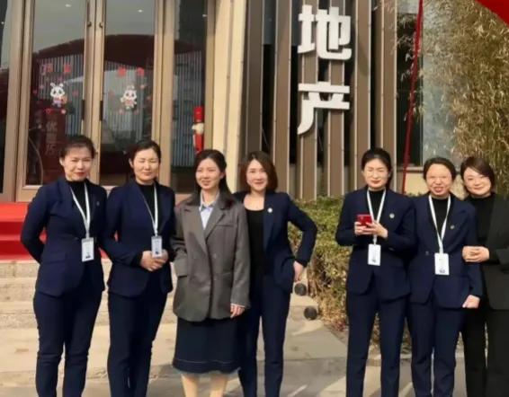 《狂飙》配角蹭热度赚钱被批吃相难看，靠自己的热度赚钱有错吗？