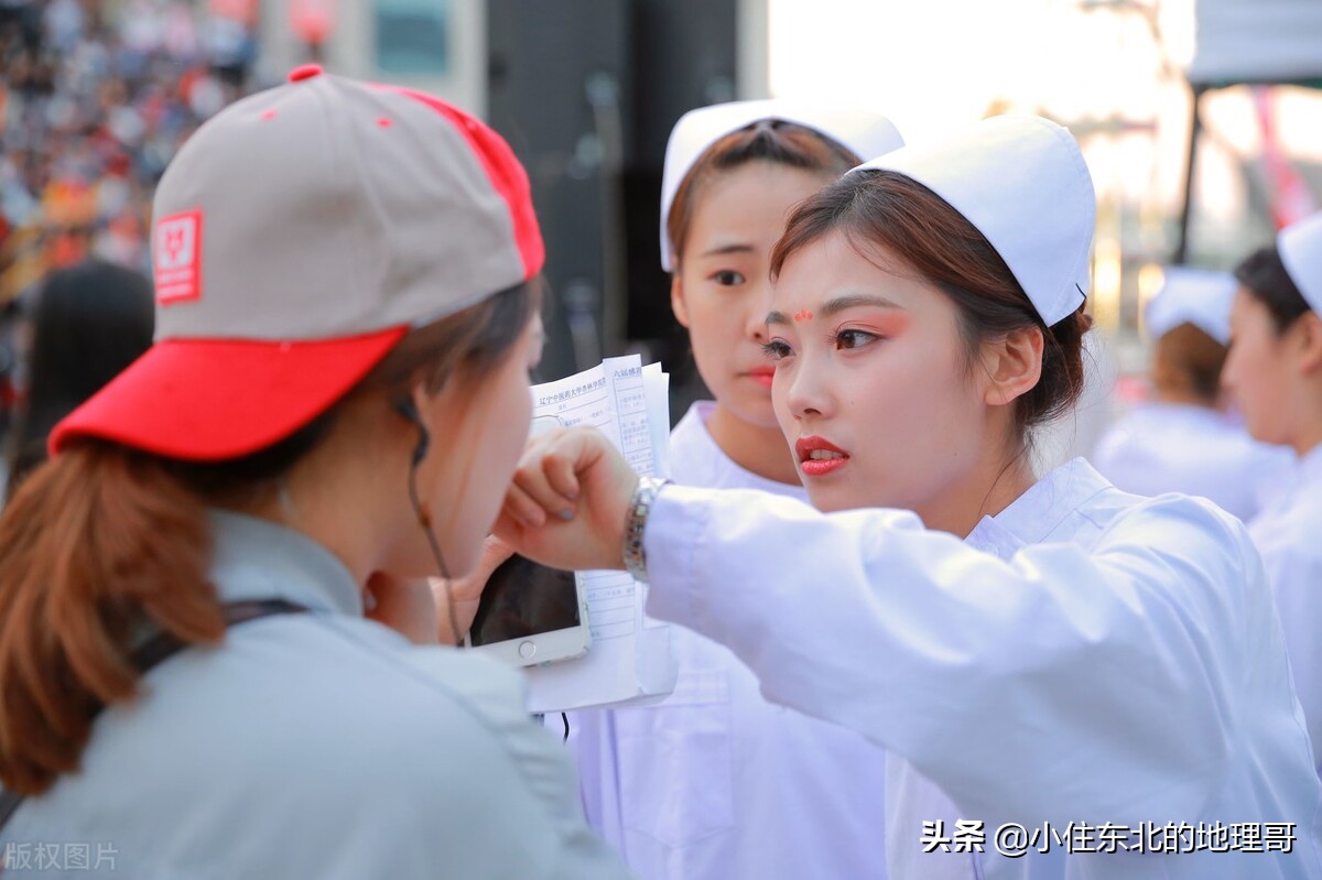 强势的东北女人一看就不好惹,东北女人强势适合什么样男人