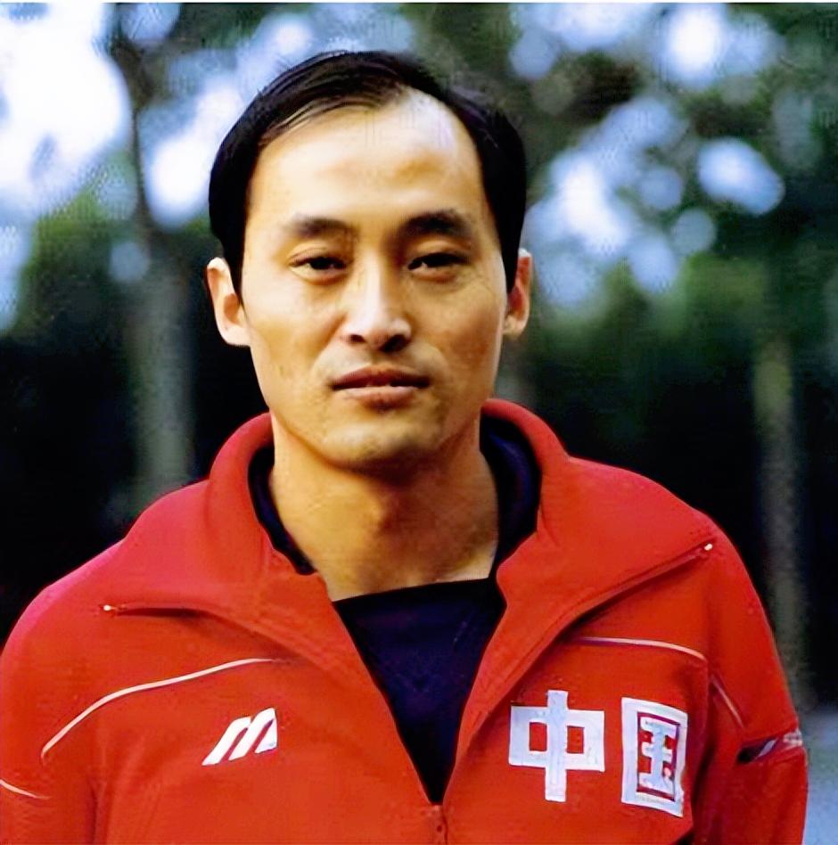 排球队张蓉芳近况 (原中国排球明星张蓉芳近况)