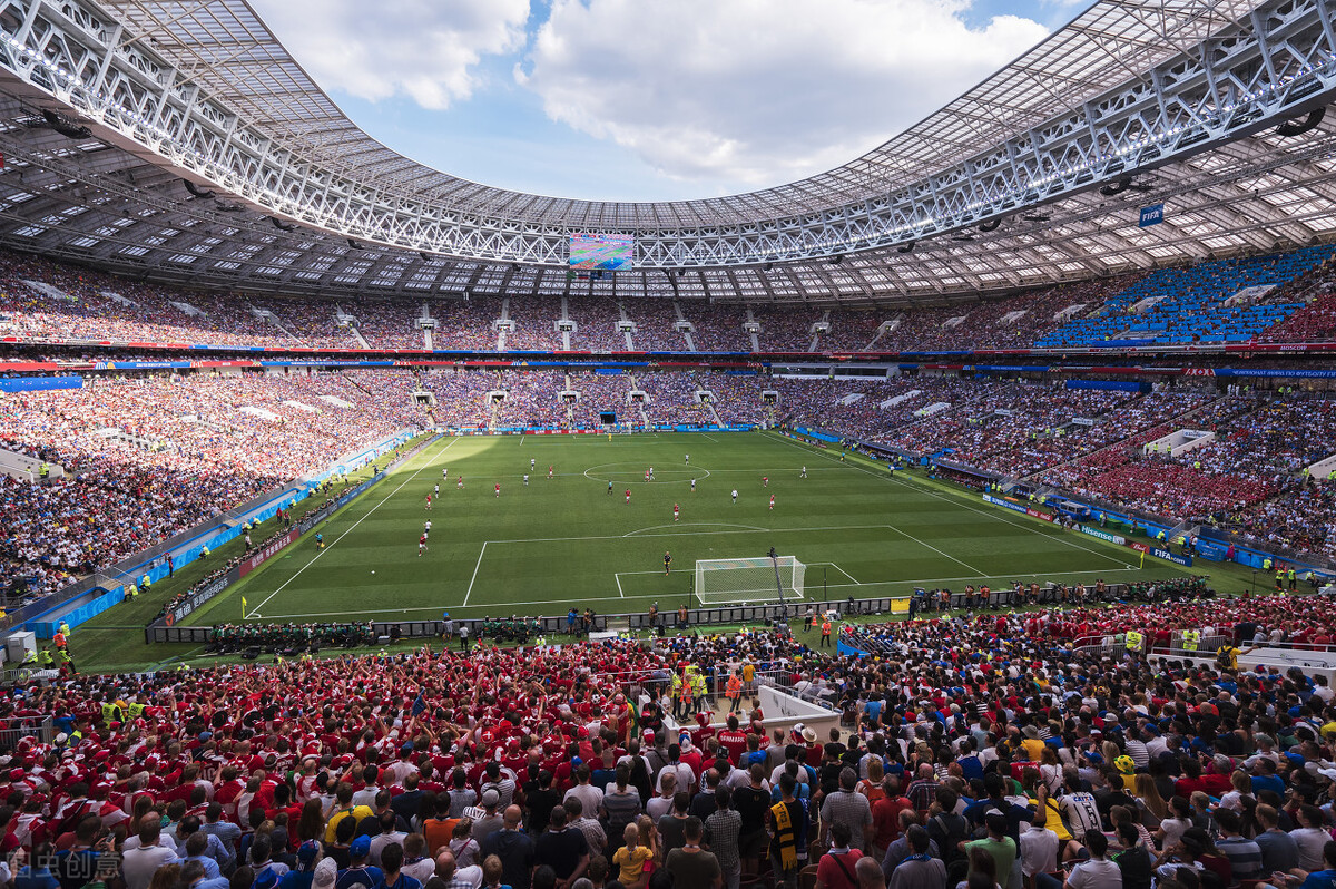 世界杯现场太火爆，嗓子都吼破了，还差点跟其他球迷起争执