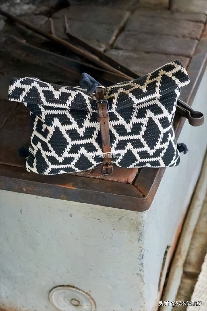 日系镂空钩针包图解,钩针包包花样图案大全斜挎