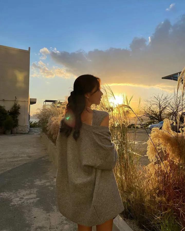 蝴蝶结裙子美女,蝴蝶结美女