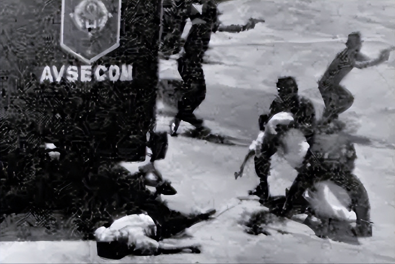 世纪巨贪马科斯,独裁统治20年,狂贪数百亿美元家中黄金成吨