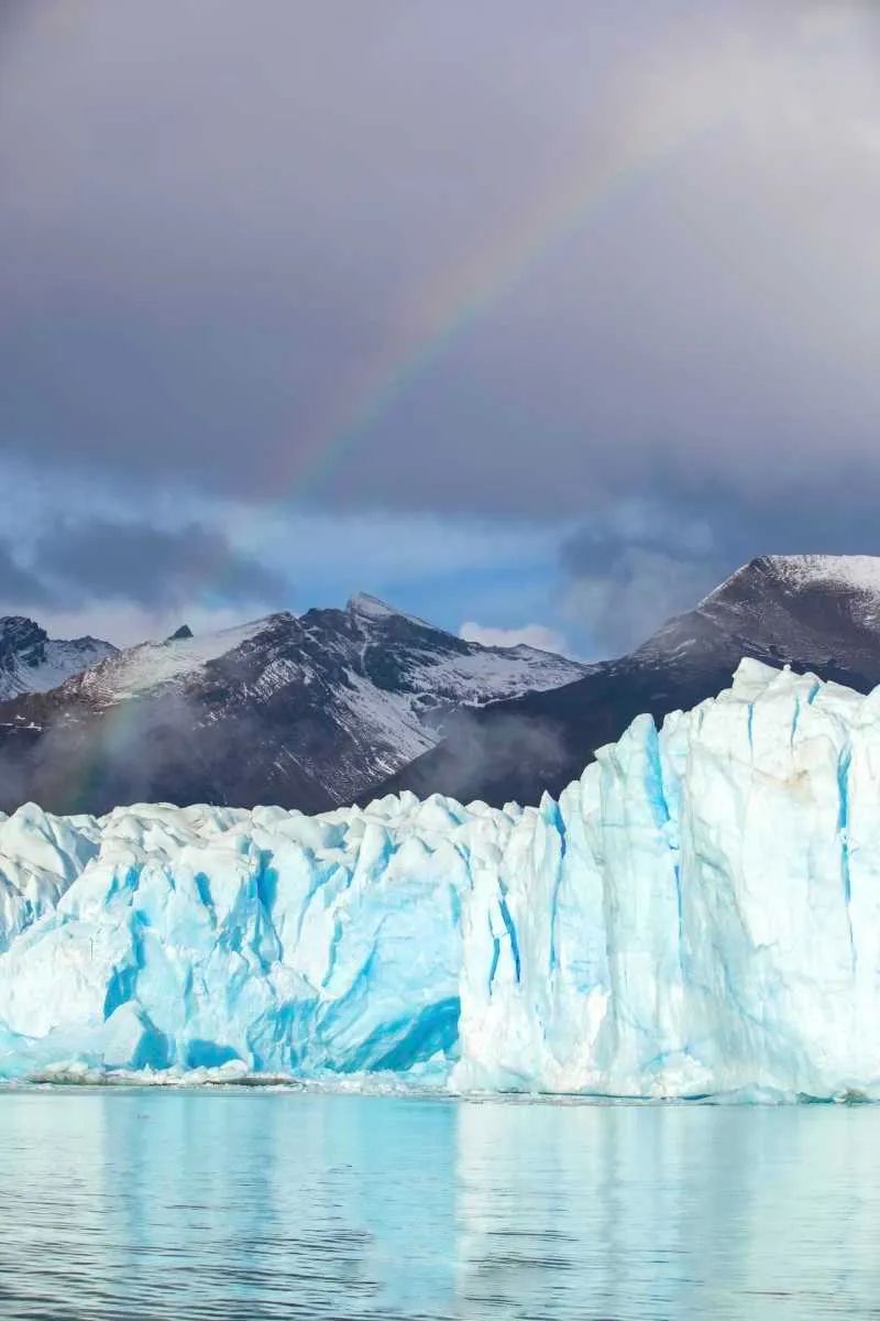 离中国距离最远的国家,距中国最远和最近距离的国家