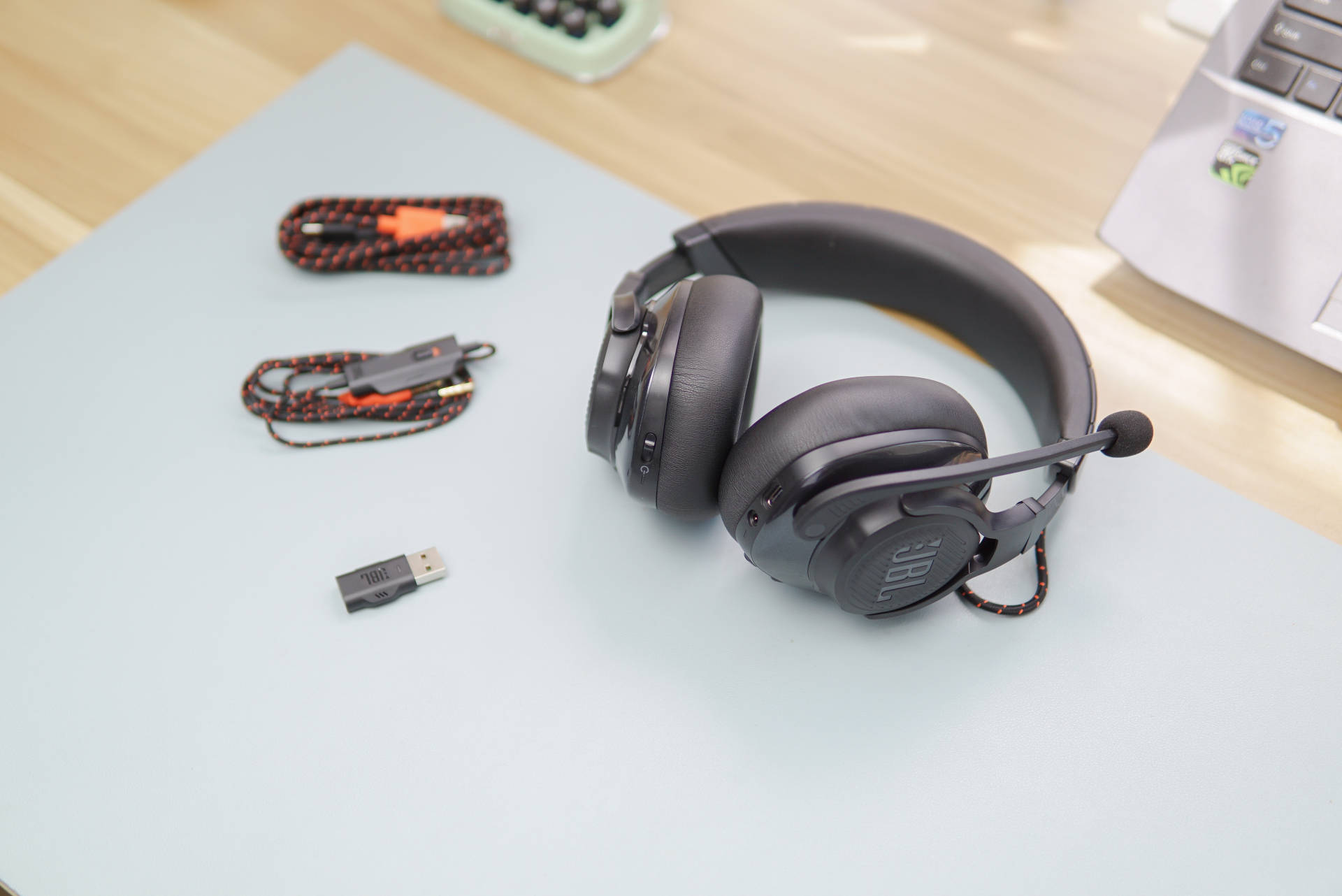 物理外挂！风吹草动都能听到，吃鸡成功率提升49%，JBL电竞耳机