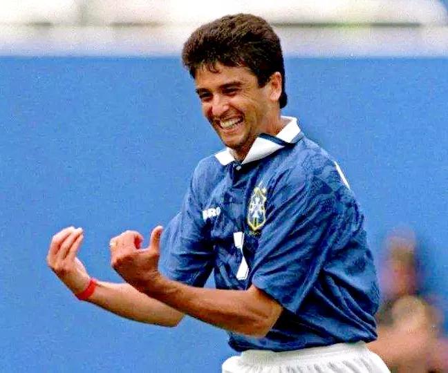 迪马利亚进球庆祝动作有哪些,足球场上那些进球后的庆祝动作