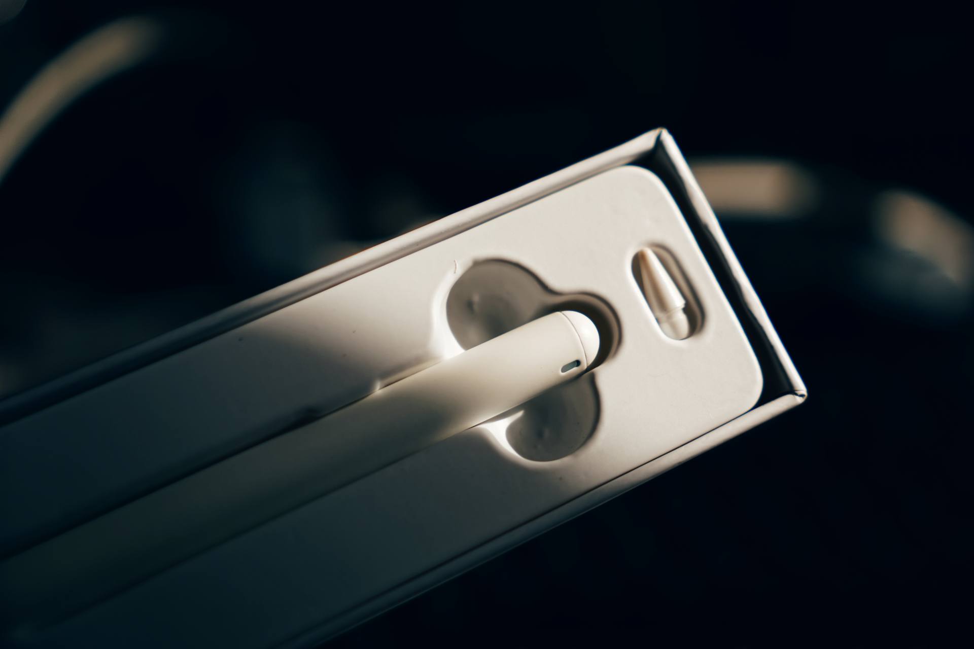 南卡电容笔和苹果pencil,南卡pencil磁吸和充电仓哪个好