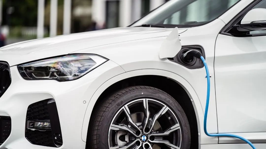 2016宝马x1新款价格,全新一代宝马x1灯光