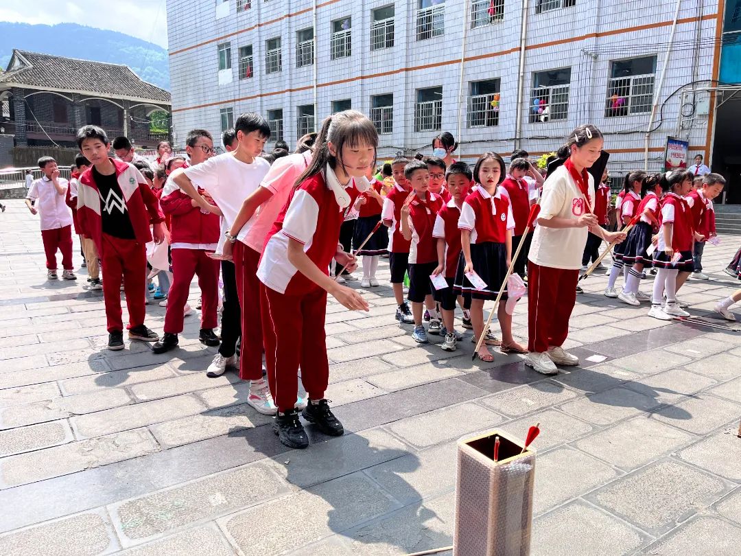 桐梓县学校六一儿童节,萌娃欢乐多幼儿舞蹈