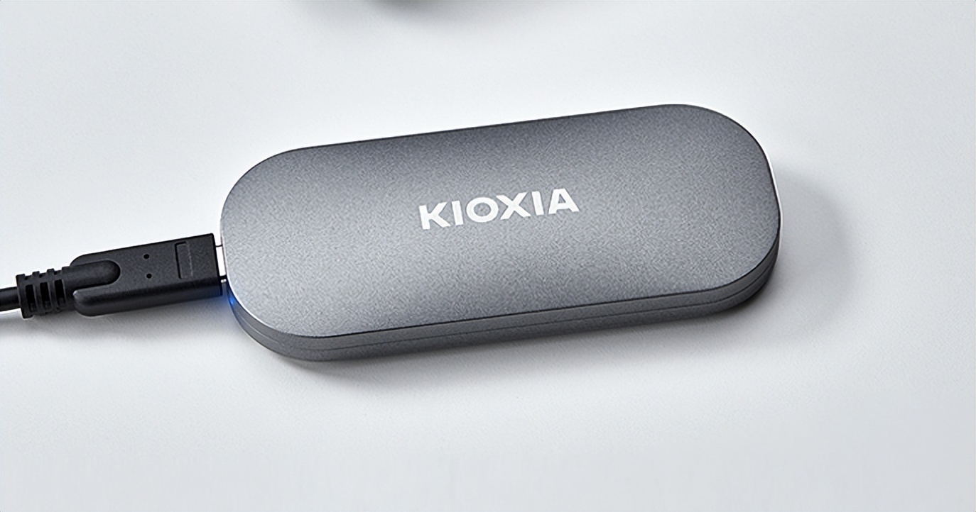 移动硬盘是机械和固态哪个好一点,移动硬盘和固态移动硬盘怎么选