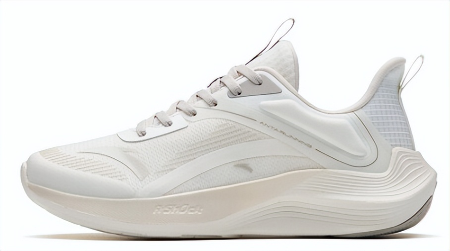 日常跑步鞋推荐性价比高李宁,初学跳绳需要买什么样的跑鞋