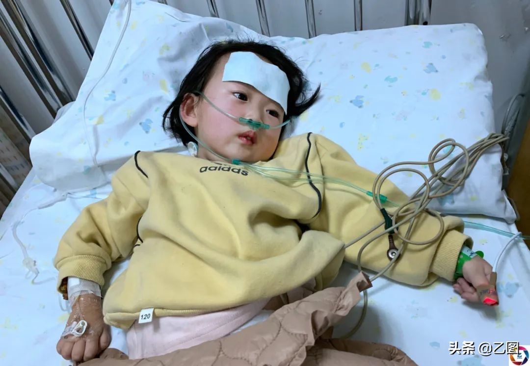 二宝4个月突然不会动弹,二宝四个月突然不会动弹