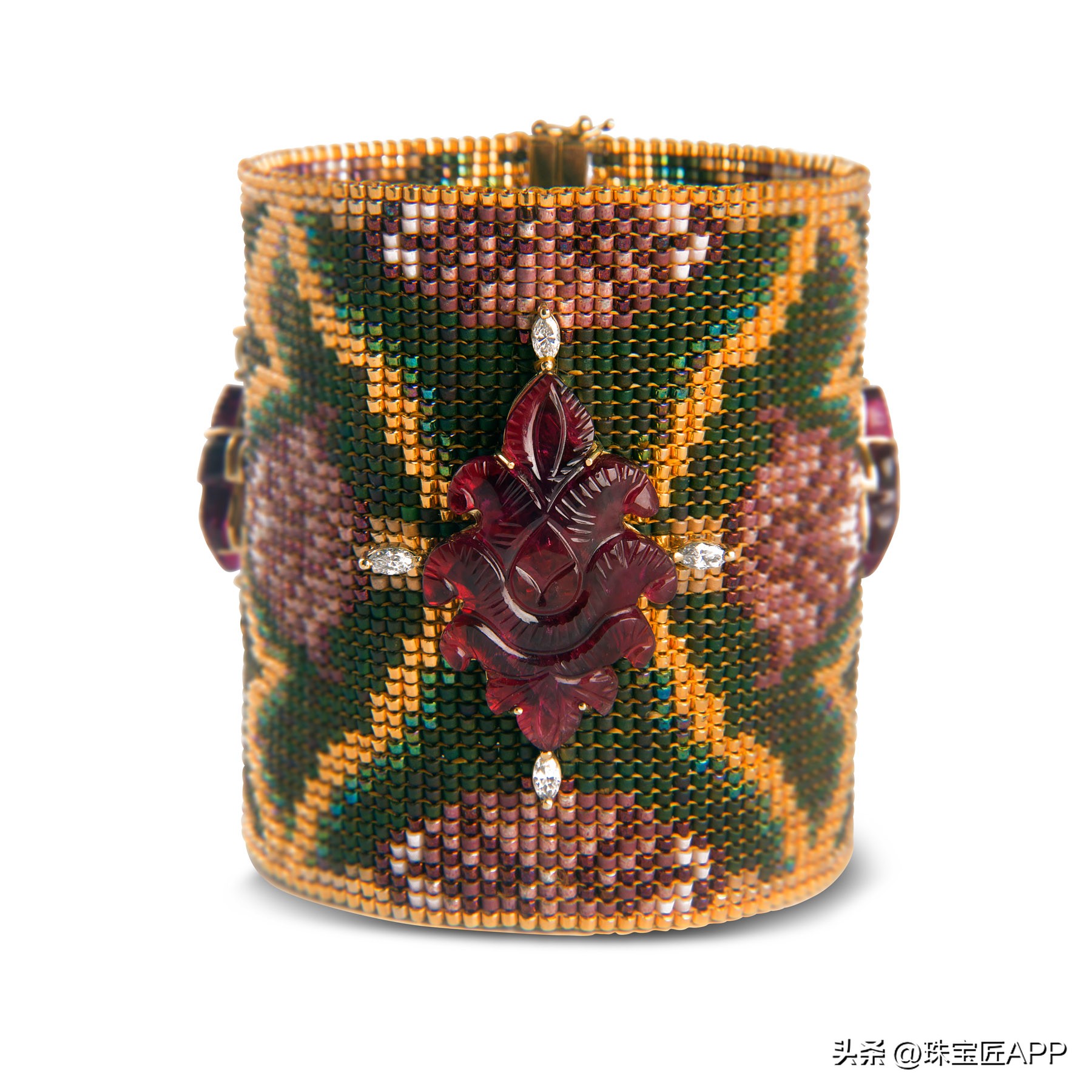 把竹子、树枝做成高级珠宝？这个来自巴西的鬼才设计师不一般！