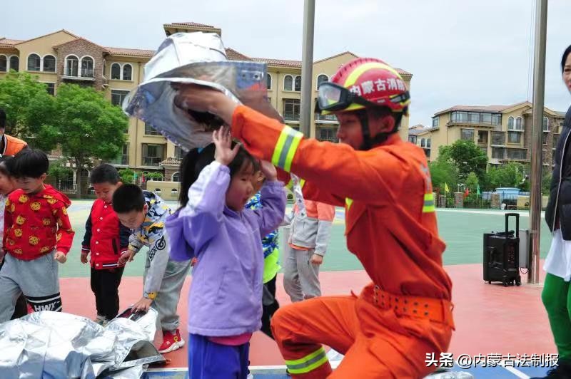 呼和浩特700名师生沉浸式过把“消防瘾”