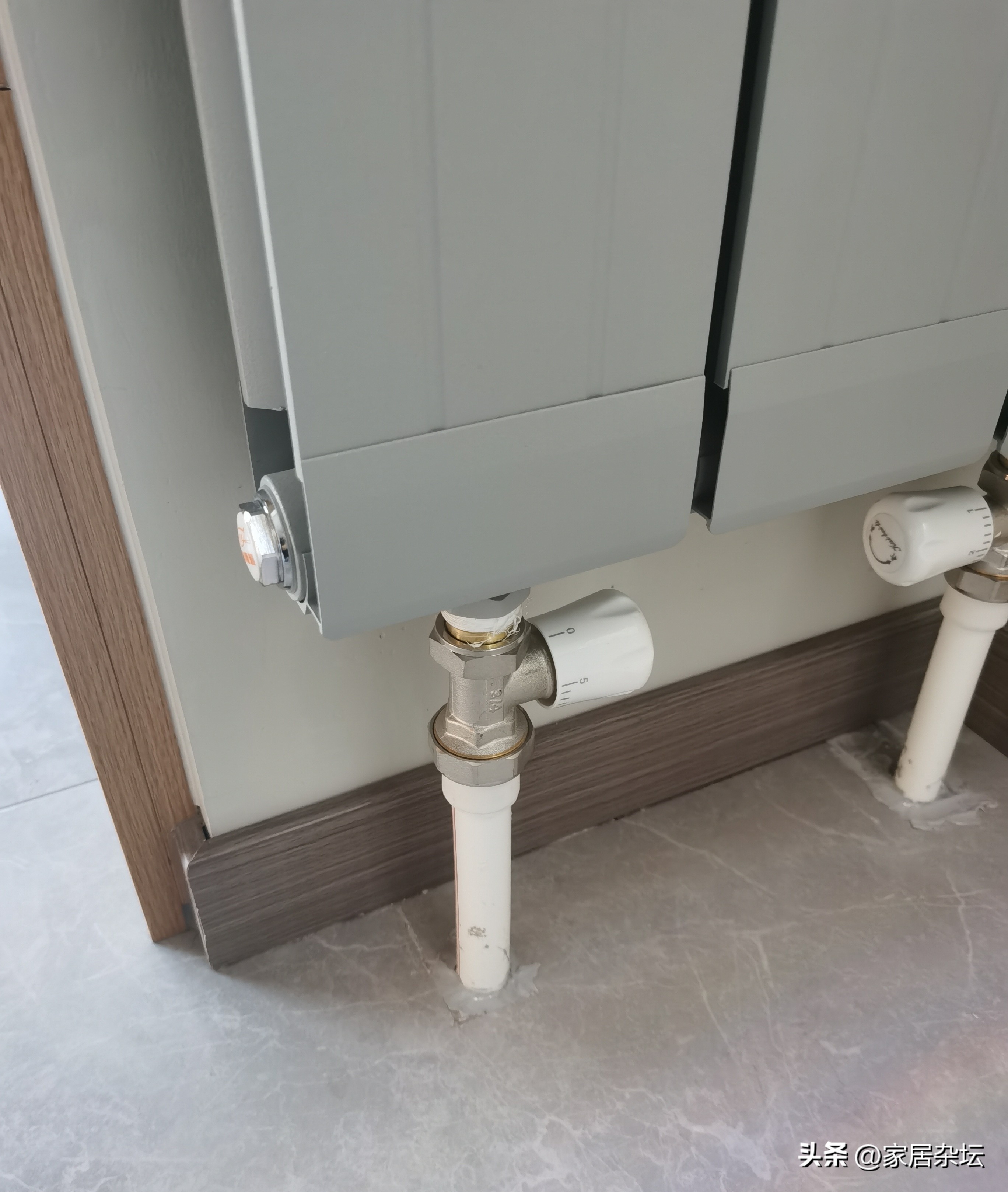 为什么邻居家比自家暖气热,同一栋楼别人家热我家冷