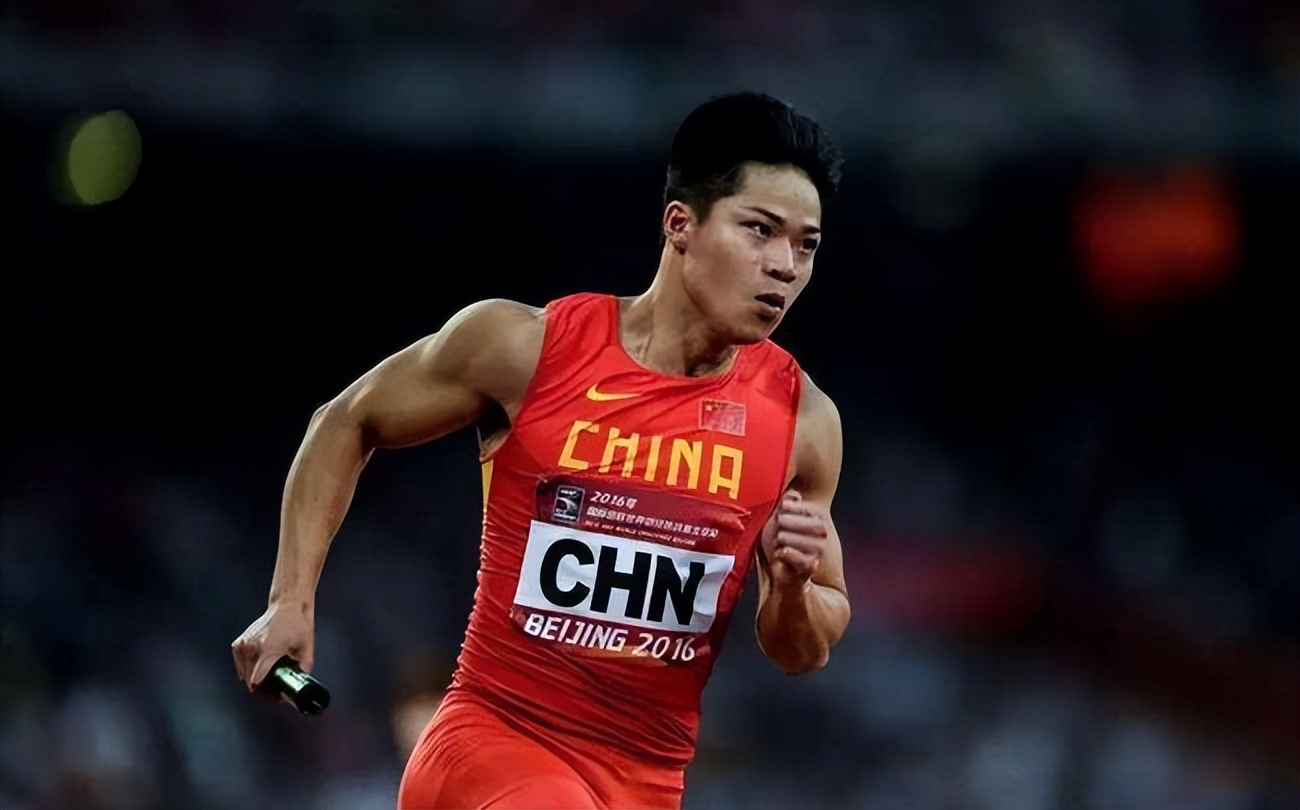 c罗和姆巴佩跑100米,c罗巅峰时期和姆巴佩谁跑得快