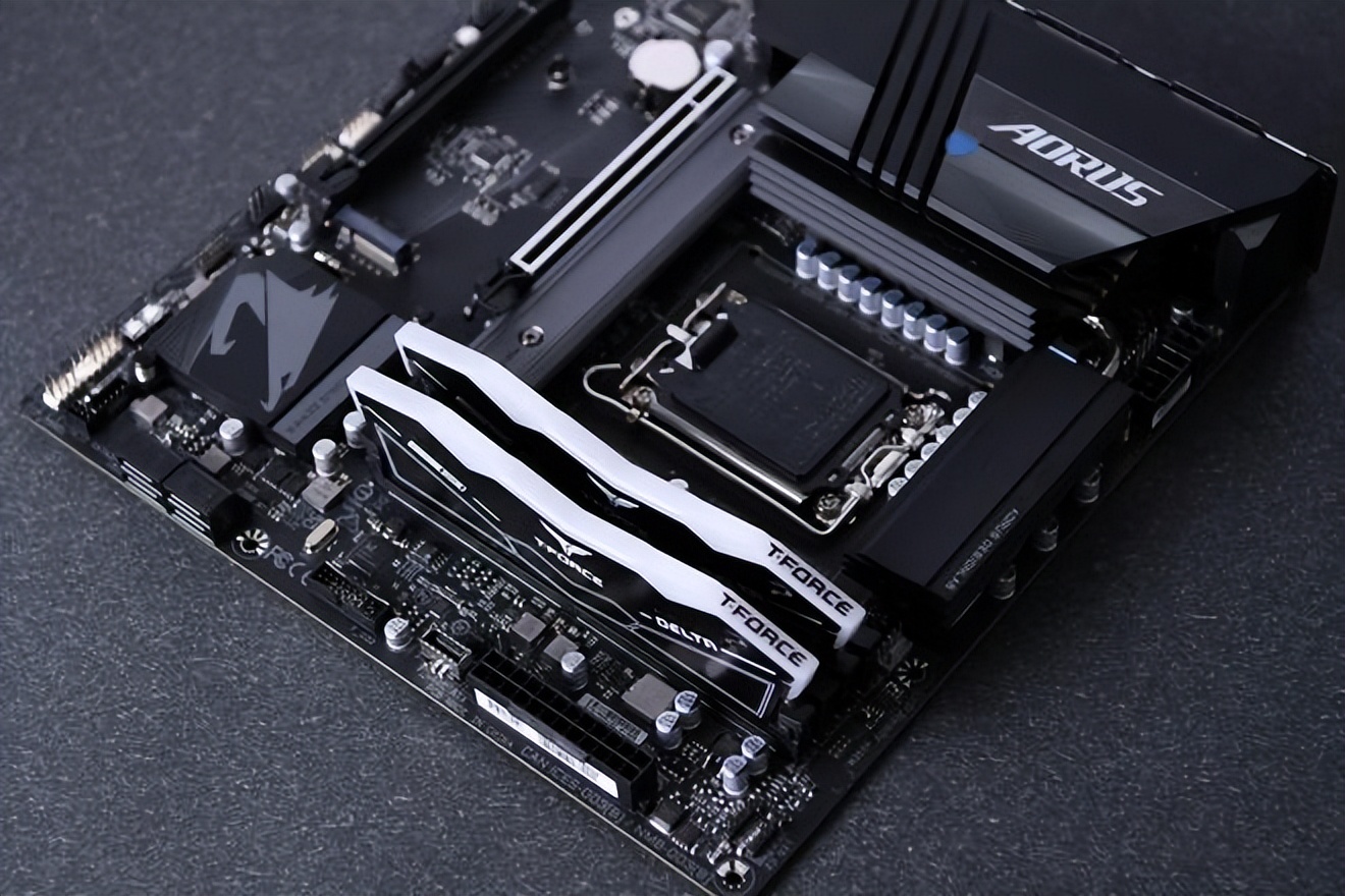 技嘉b760m电竞小雕是丐版吗,技嘉b760ddr4小雕评测