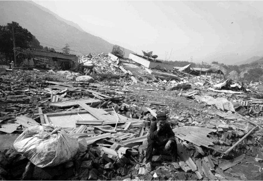 汶川地震中幸存的车,08年汶川地震留下的车