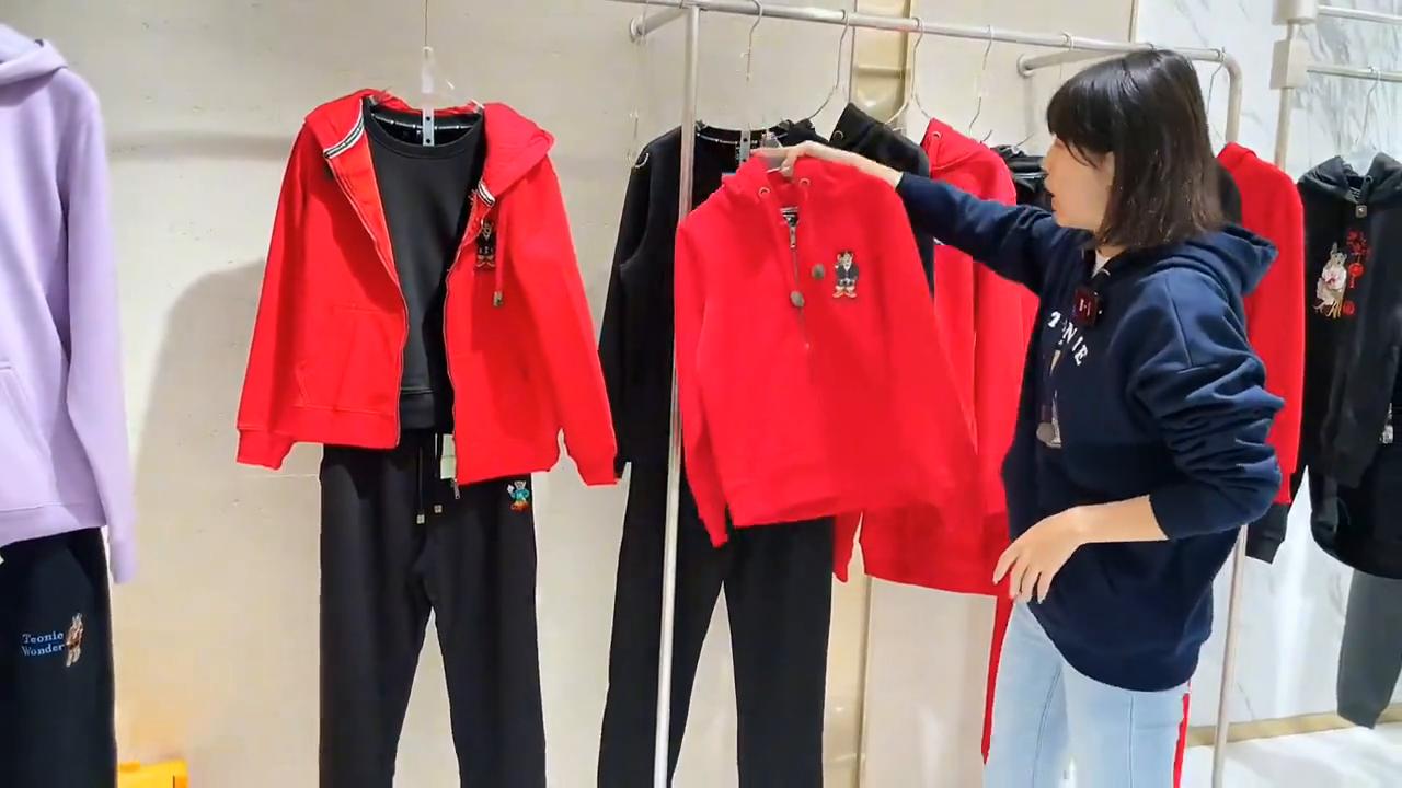 小熊刺绣加绒卫裤直播,小熊加绒卫裤直播间女款