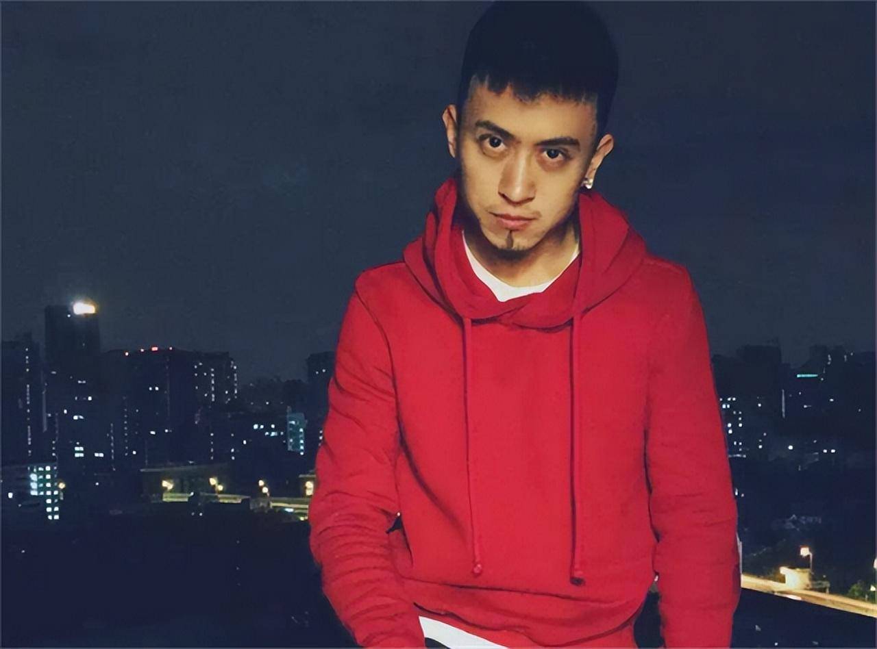 只钓富二代，一钓得600万再钓得9亿，连王思聪都服的最强捞女韦雪