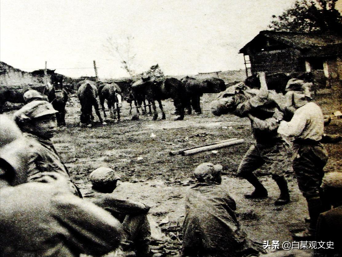 村民正在为死去的母亲办丧事，一群日伪军包围了院子，究竟为何？