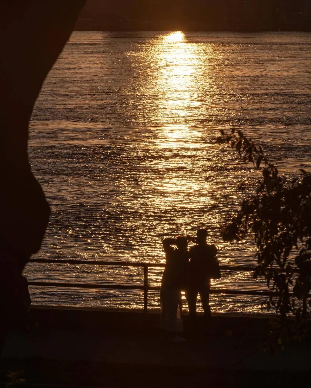别晒幸福别晒甜蜜更别晒成功文案,别晒幸福别晒甜蜜更别晒成功