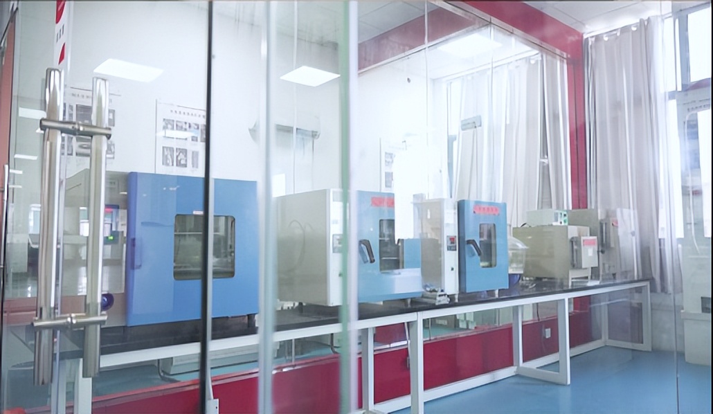 捐20吨狗粮给救助中心,捐猫粮捐狗粮