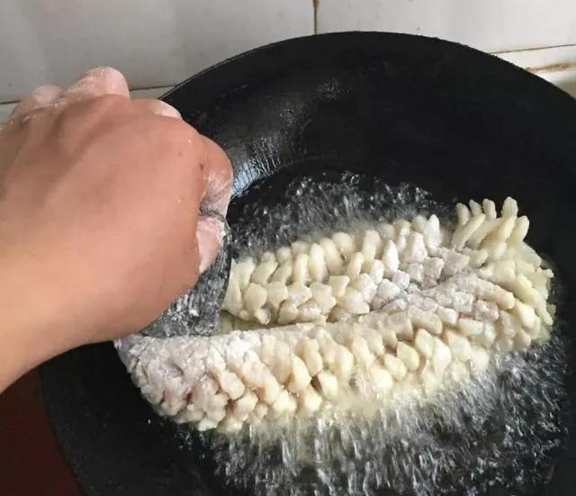 鲤鱼怎么做糖醋松鼠鱼,松鼠鱼的糖醋怎么调