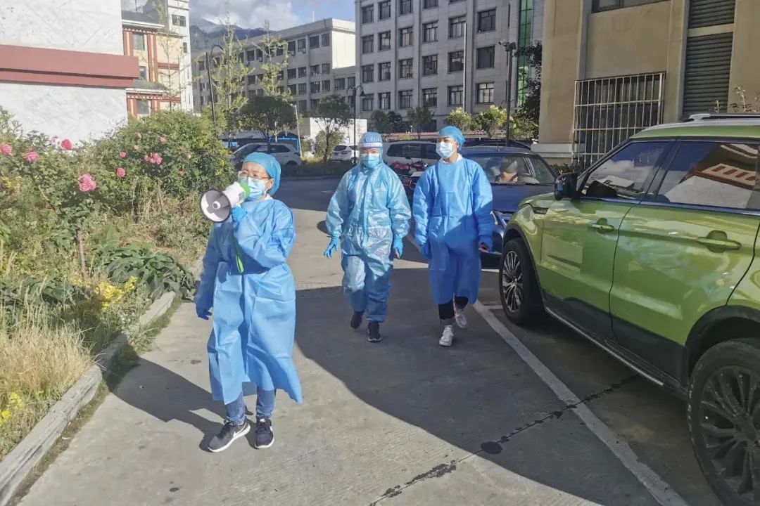 巴宜检察：当好政策“宣传员”、秩序“维护员”、后勤“服务员”