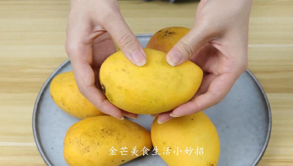 芒果该怎么挑才有皮薄肉厚,芒果要怎么挑才不酸