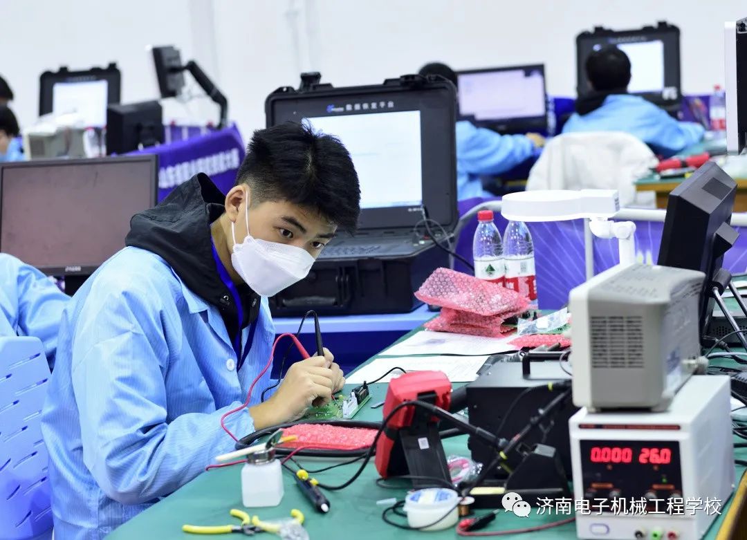 山东济南全国冠军,济南七中足球全国冠军