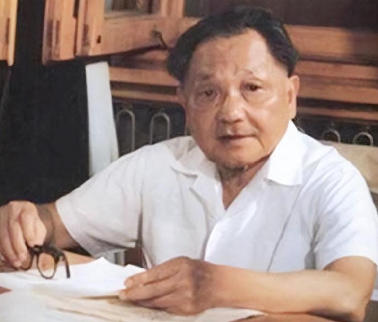 86年*伯承刘**逝世，邓公审定追悼会名单后催促：快给武汉军区打电话