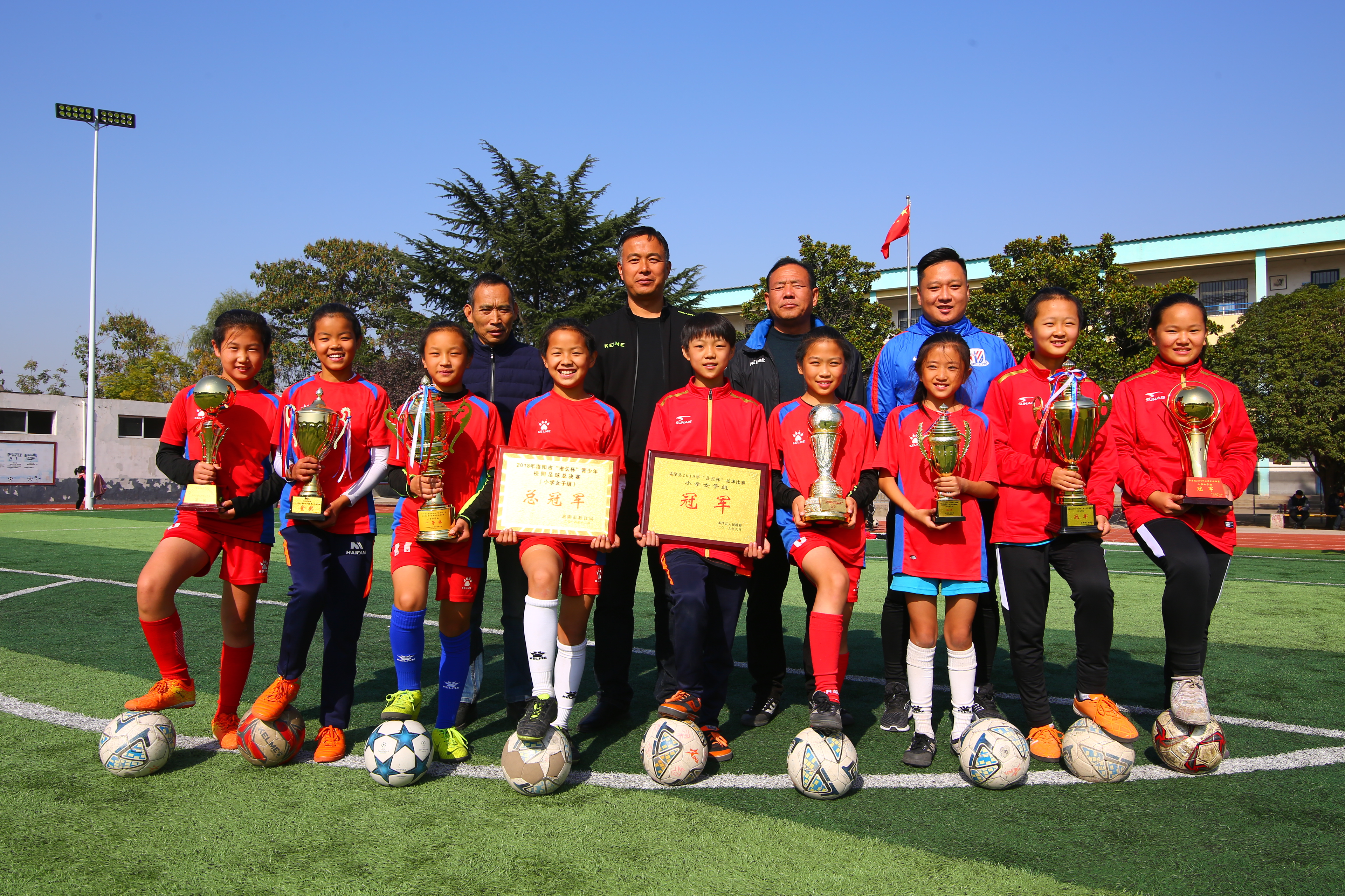 山村女孩的足球梦想