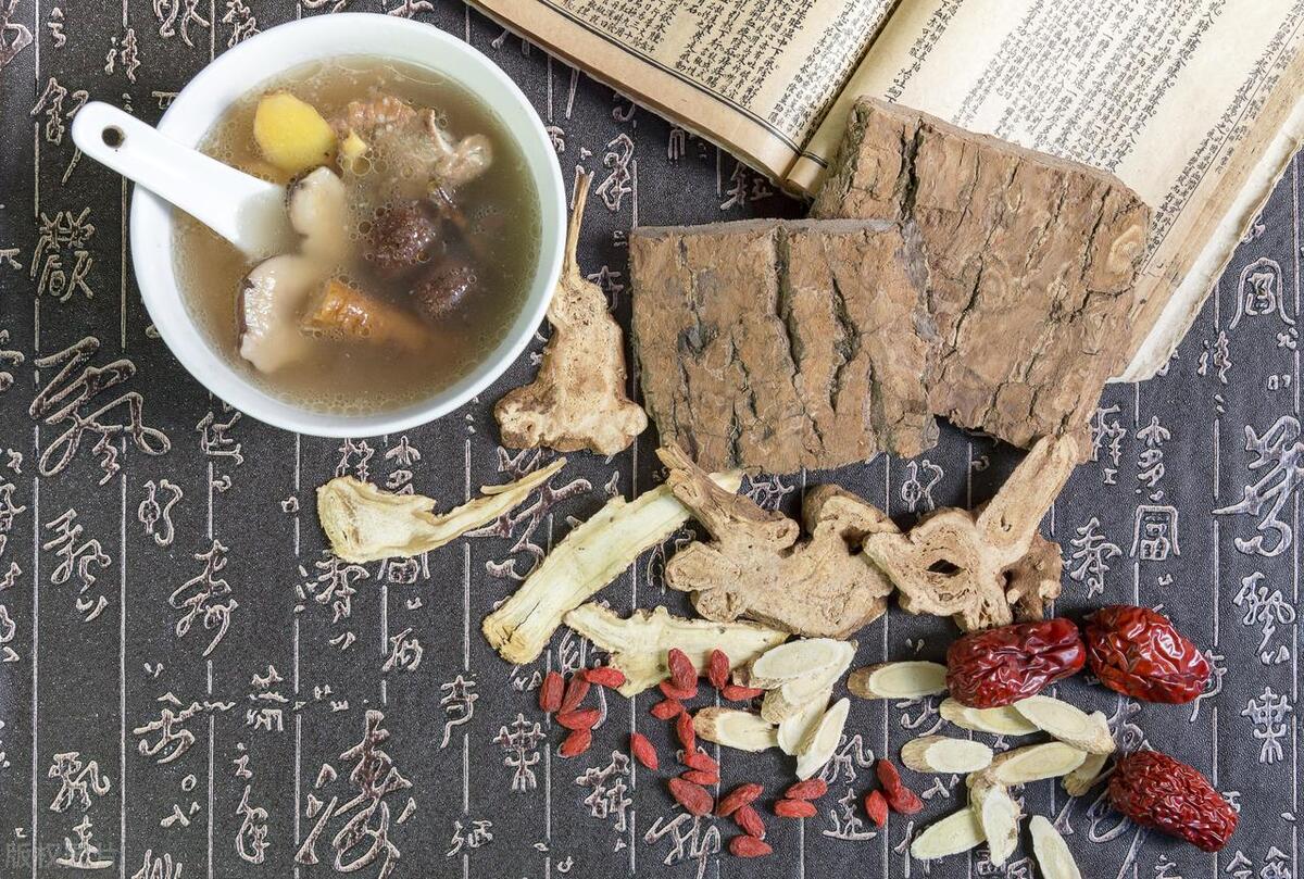 看手机眼睛干涩，如何用中药调理？明目上清、明目地黄有何区别？