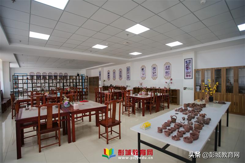 鍚嶅笀浜戦泦,鍚嶅笀鑽熻悆甯堣祫闆勫帤