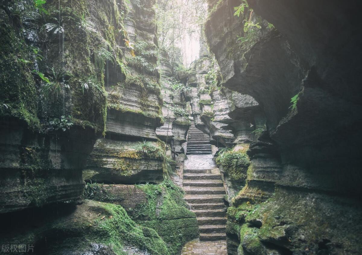 云南石林景区,德宏旅游石林