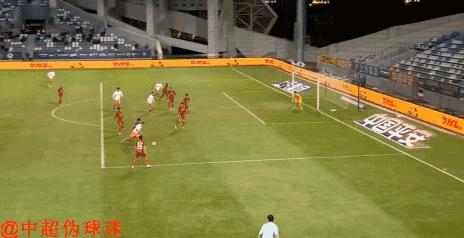 武汉三镇抗议:中国足球“千疮百孔，一地鸡毛”可谓多事之秋。