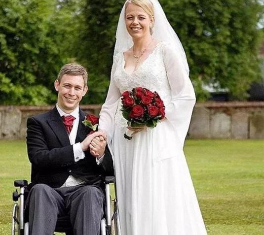 南非男孩昏睡十一年,南非男孩卧床11年