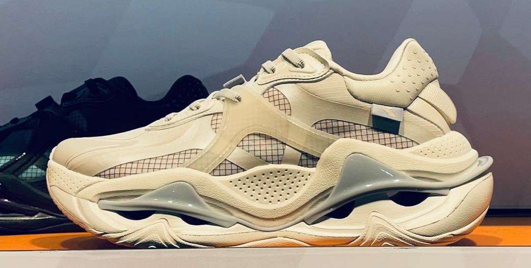 李宁球鞋高端中端,林书豪2se和361big33.0pro怎么选