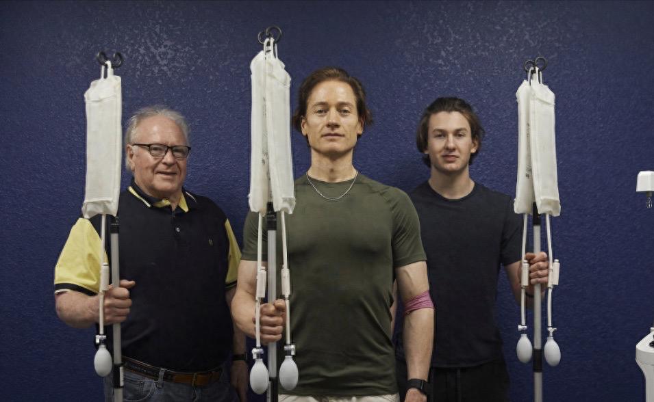 45岁亿万富翁与儿子换血,45岁亿万富豪重回18岁