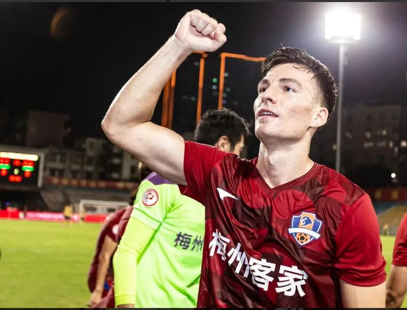 2024年中超青岛海牛引援,青岛海牛2比0梅州客家外援